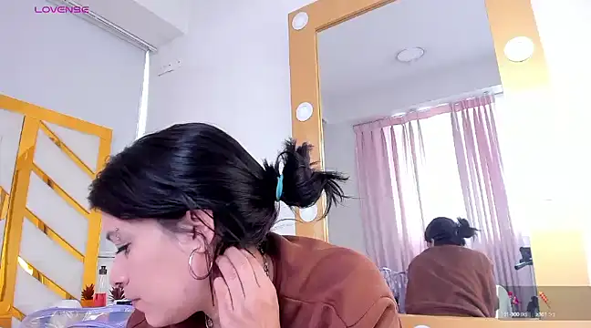 Snapshot of lolyyuno chatting on 02-27-25, 12:23 lolyyuno online show from 02-27-25, 12:23