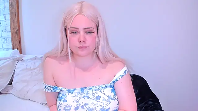 Snapshot of _leana_ chatting on 03-18-25, 09:43 leana online show from 03-18-25, 09:43