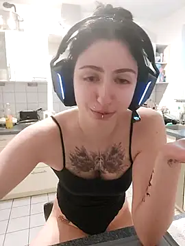 Gamergirl-Linela online show from 04-27-26, 06:28