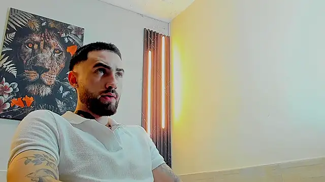 Snapshot of Luke_davis01 chatting on 02-24-25, 12:48 Luke davis01 online show from 02-24-25, 12:48