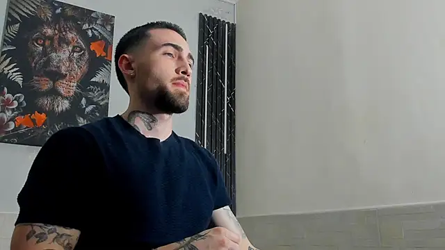 Snapshot of Luke_davis01 chatting on 02-25-25, 01:17 Luke davis01 online show from 02-25-25, 01:17