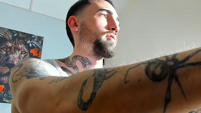 Snapshot of Luke_davis01 chatting on 03-01-25, 04:11 Luke davis01 online show from 03-01-25, 04:11
