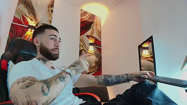 Luke davis01 online show from 11-11-25, 01:11