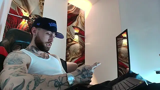 Luke davis01 online show from 01-07-26, 01:13