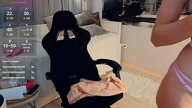 Nicole Hampton online show from 02-17-25, 12:10