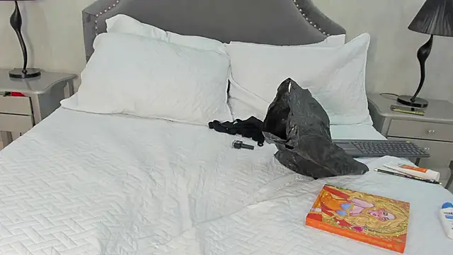 VictoriaBlackfire online show from 03-17-25, 04:08