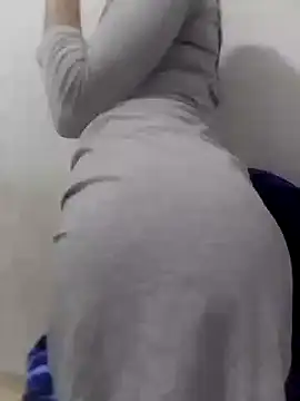 Snapshot of Nihal-68 chatting on 03-06-25, 01:05 Nihal-68 online show from 03-06-25, 01:05