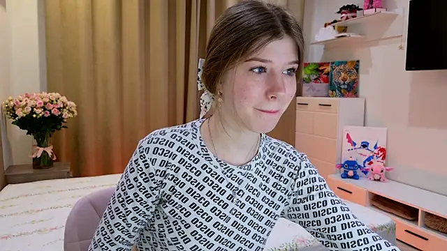 Snapshot of Bella_amory chatting on 03-03-26, 12:33 Bella amory online show from 03-03-26, 12:33