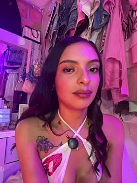 Skye Moore online show from 05-06-26, 02:19