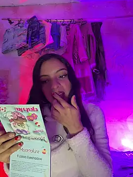 Skye Moore online show from 05-20-26, 02:29