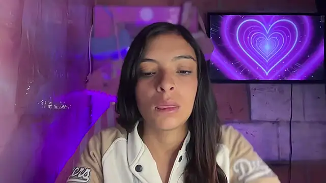 Skye Moore online show from 06-23-26, 10:35