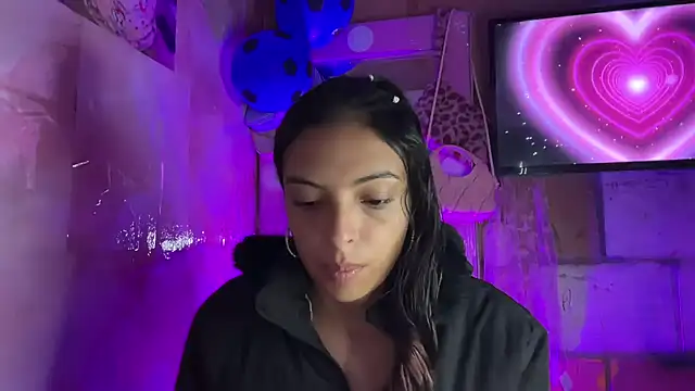 Skye Moore online show from 07-11-26, 12:30