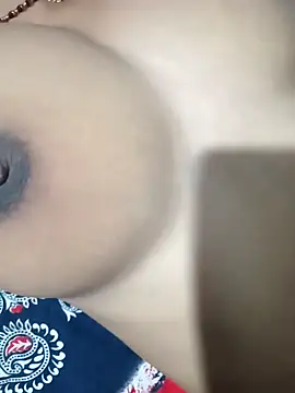 Snapshot of simrun70 chatting on 09-19-25, 11:49 simrun70 online show from 09-19-25, 11:49