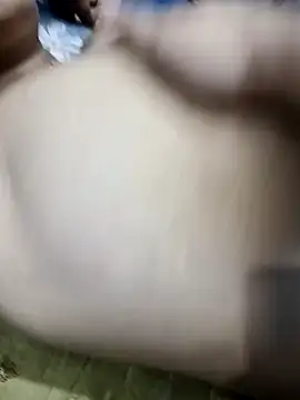 Snapshot of simrun70 chatting on 10-31-25, 07:59 simrun70 online show from 10-31-25, 07:59