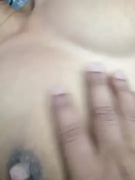 Snapshot of simrun70 chatting on 01-08-26, 12:02 simrun70 online show from 01-08-26, 12:02