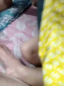 Snapshot of simrun70 chatting on 01-11-26, 11:54 simrun70 online show from 01-11-26, 11:54