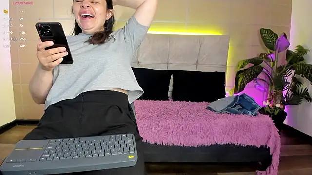  michonne  online show from 03-08-26, 03:43