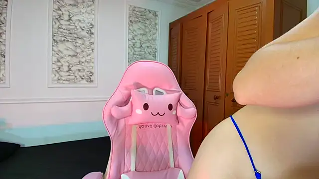 Snapshot of Danella_houston chatting on 01-16-26, 07:18 Danella houston online show from 01-16-26, 07:18