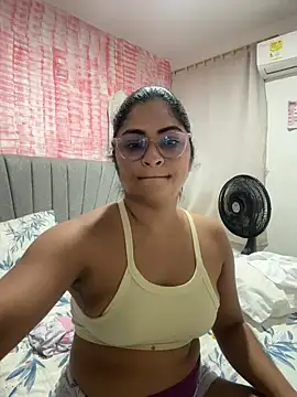 Tana latin online show from 03-15-26, 01:33