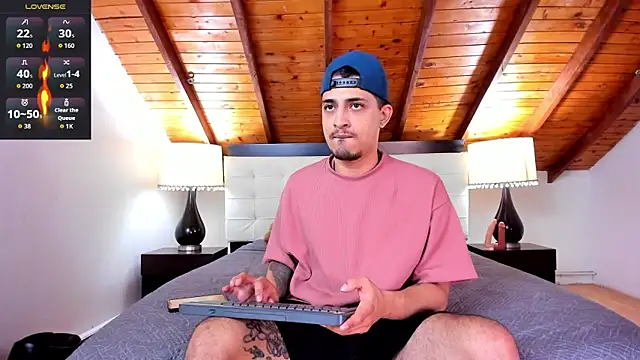 Snapshot of Sebastian_Berne chatting on 10-27-25, 06:56 Sebastian Berne online show from 10-27-25, 06:56