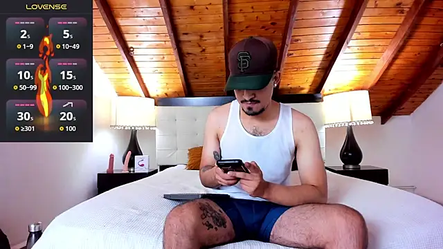 Snapshot of Sebastian_Berne chatting on 11-25-25, 07:25 Sebastian Berne online show from 11-25-25, 07:25