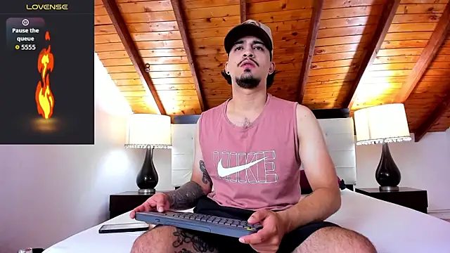 Snapshot of Sebastian_Berne chatting on 11-29-25, 07:28 Sebastian Berne online show from 11-29-25, 07:28