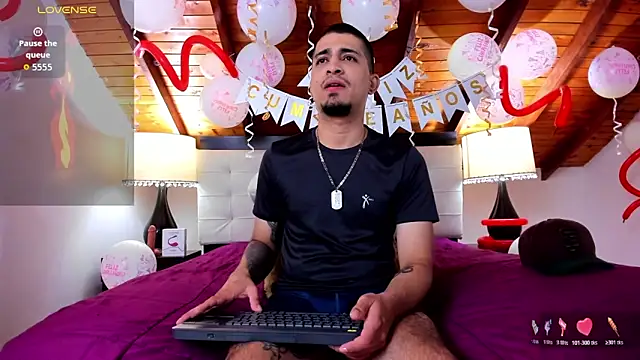 Snapshot of Sebastian_Berne chatting on 02-18-26, 03:30 Sebastian Berne online show from 02-18-26, 03:30