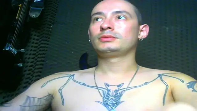 Snapshot of vampireathome chatting on 03-14-25, 04:54 vampireathome online show from 03-14-25, 04:54