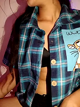 Snapshot of shnaz_1 chatting on 03-22-25, 06:03 shnaz 1 online show from 03-22-25, 06:03