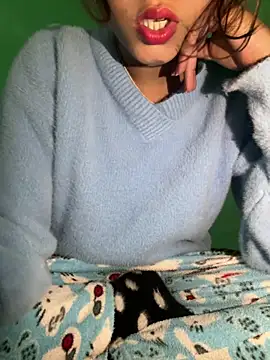 Snapshot of shnaz_1 chatting on 12-16-25, 05:07 shnaz 1 online show from 12-16-25, 05:07