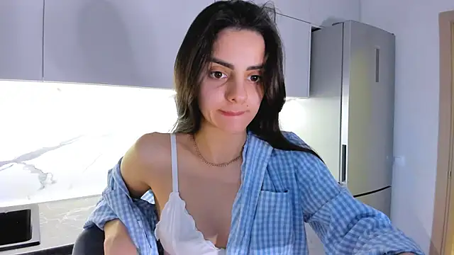 Snapshot of EmiliaZen chatting on 03-07-25, 12:15 EmiliaZen online show from 03-07-25, 12:15