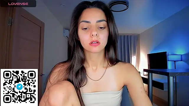 Snapshot of EmiliaZen chatting on 09-15-25, 05:02 EmiliaZen online show from 09-15-25, 05:02