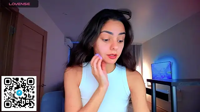 Snapshot of EmiliaZen chatting on 09-25-25, 02:10 EmiliaZen online show from 09-25-25, 02:10