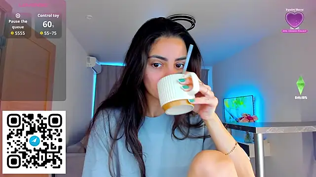 Snapshot of EmiliaZen chatting on 10-13-25, 01:22 EmiliaZen online show from 10-13-25, 01:22