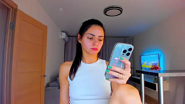 Snapshot of EmiliaZen chatting on 10-15-25, 05:24 EmiliaZen online show from 10-15-25, 05:24