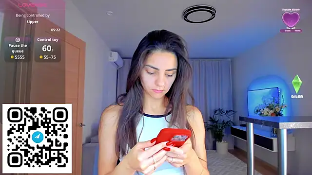 Snapshot of EmiliaZen chatting on 10-30-25, 02:18 EmiliaZen online show from 10-30-25, 02:18