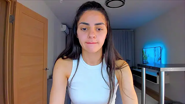 Snapshot of EmiliaZen chatting on 11-10-25, 02:49 EmiliaZen online show from 11-10-25, 02:49