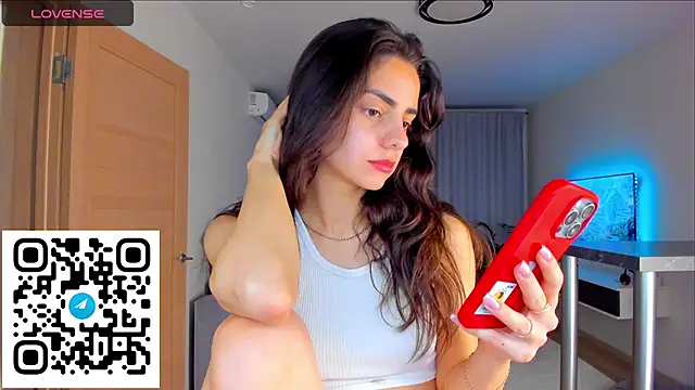 Snapshot of EmiliaZen chatting on 11-11-25, 03:56 EmiliaZen online show from 11-11-25, 03:56