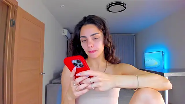 Snapshot of EmiliaZen chatting on 11-16-25, 02:22 EmiliaZen online show from 11-16-25, 02:22