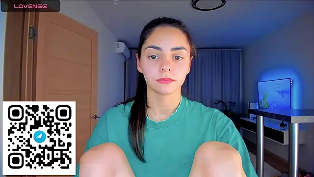 Snapshot of EmiliaZen chatting on 11-20-25, 06:18 EmiliaZen online show from 11-20-25, 06:18