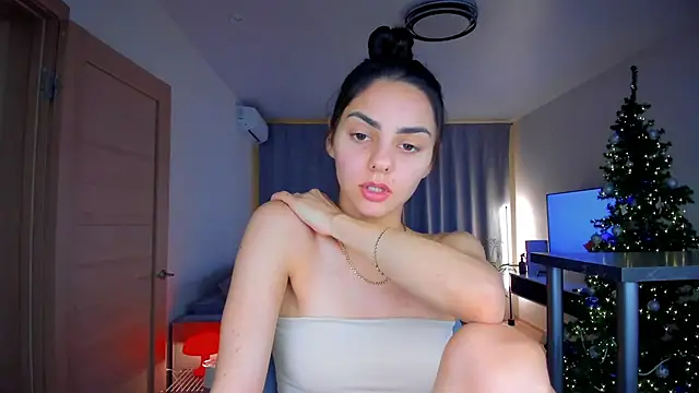 Snapshot of EmiliaZen chatting on 12-22-25, 05:43 EmiliaZen online show from 12-22-25, 05:43