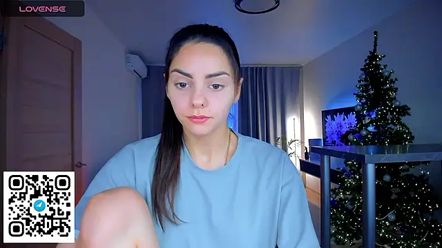 Snapshot of EmiliaZen chatting on 01-08-26, 01:13 EmiliaZen online show from 01-08-26, 01:13