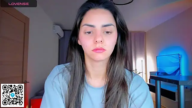 Snapshot of EmiliaZen chatting on 02-09-26, 06:12 EmiliaZen online show from 02-09-26, 06:12