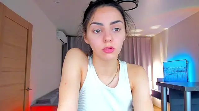 Snapshot of EmiliaZen chatting on 02-13-26, 05:53 EmiliaZen online show from 02-13-26, 05:53