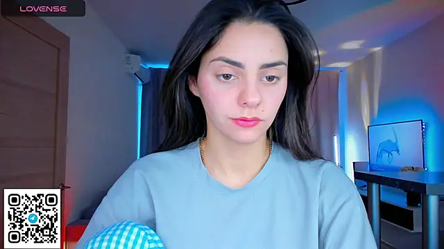 Snapshot of EmiliaZen chatting on 02-17-26, 02:02 EmiliaZen online show from 02-17-26, 02:02