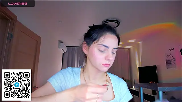 Snapshot of EmiliaZen chatting on 02-21-26, 03:35 EmiliaZen online show from 02-21-26, 03:35