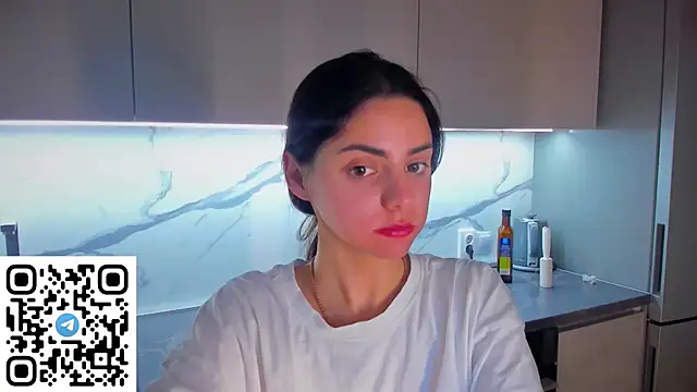 Snapshot of EmiliaZen chatting on 05-03-26, 05:19 EmiliaZen online show from 05-03-26, 05:19