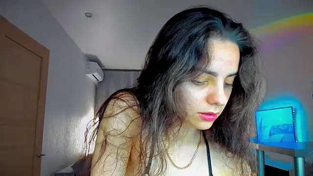 Snapshot of EmiliaZen chatting on 05-22-26, 07:52 EmiliaZen online show from 05-22-26, 07:52