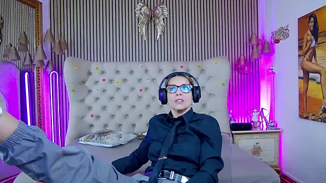 Snapshot of PlayfulShow chatting on 01-13-26, 09:14 PlayfulShow online show from 01-13-26, 09:14