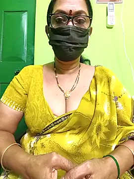 niiveditha online show from 02-26-25, 01:41